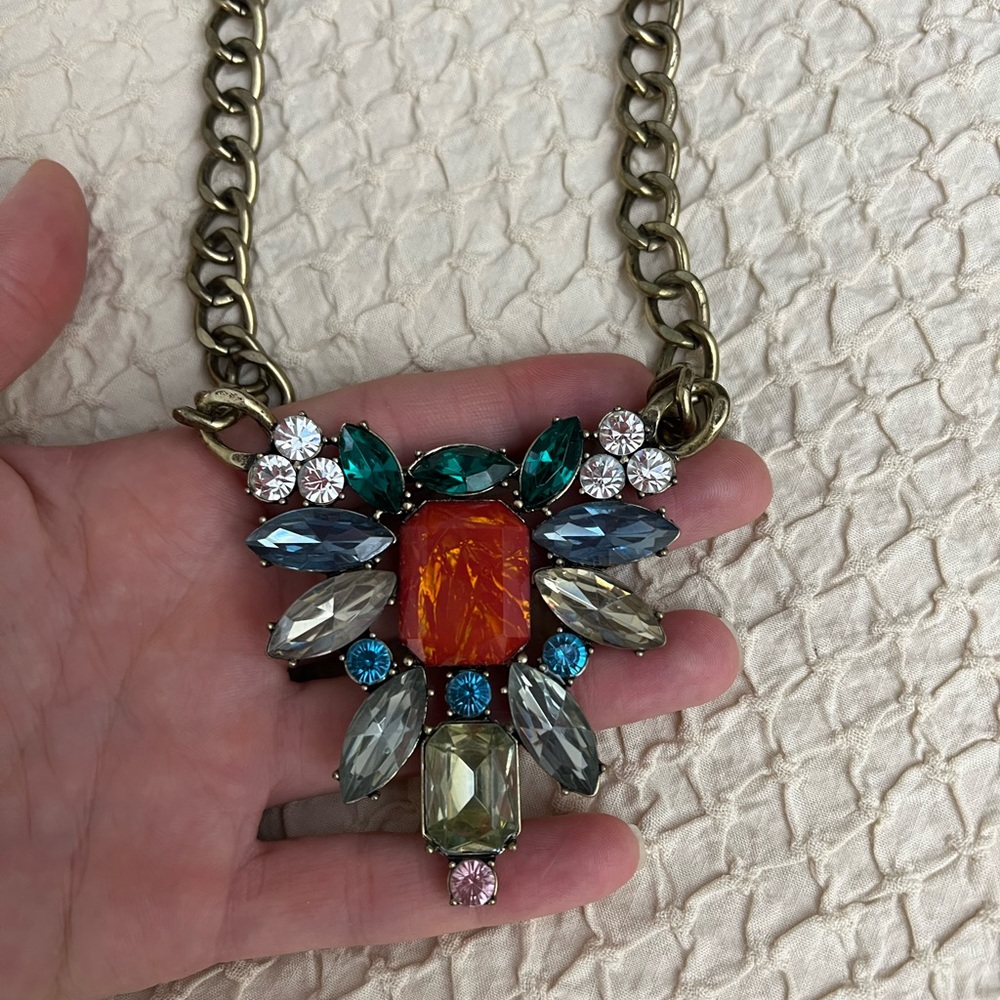 Beautiful Bauble Bar statement necklace!